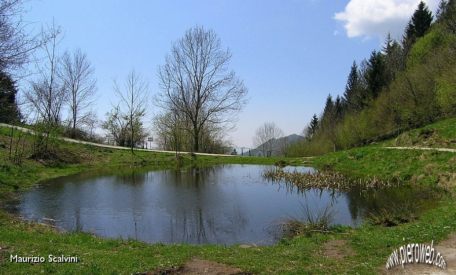 03 Lo stagno alla Forca di Aviatico.JPG